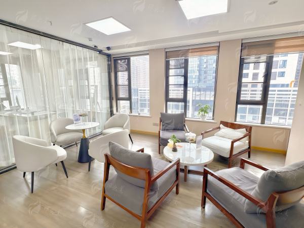 金保成医生:自然派里的“定制大师”