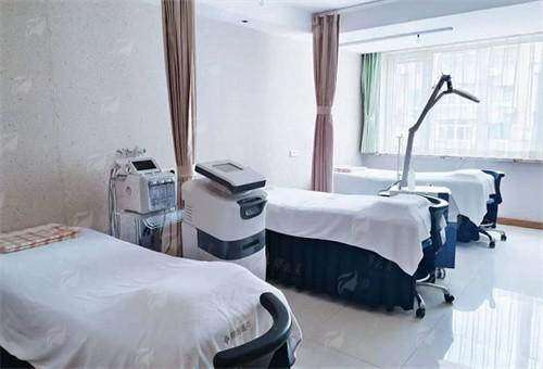 二、鞍山燕丽美容医院医生团队专精解析