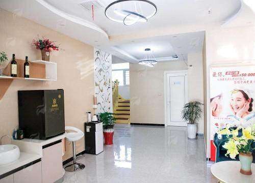 三、衡水莱茵医疗美容诊所真实实例：从单眼皮到妈生眼的蜕变