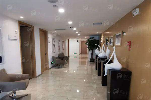 四、南宁爱思特耳再造技术如何选择与预约？