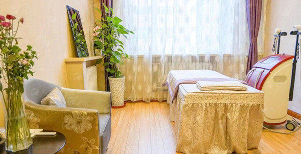 二、哈尔滨艺星的吸脂手术具体如何进行？