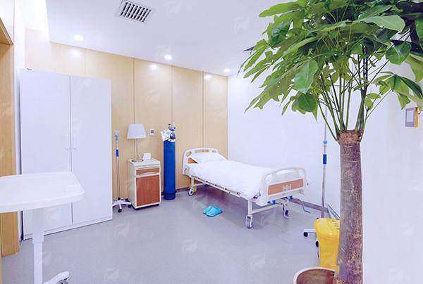 三、师丽丽 眼修复的价格与流程是怎样的？北京丰联丽格医疗美容如何预约？