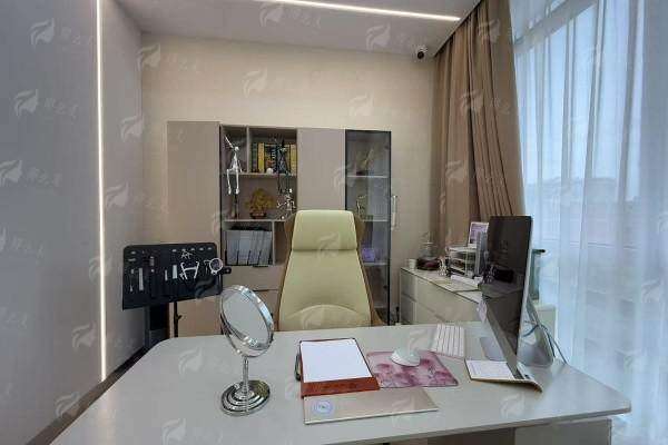 三、在桐乡星博士做筋膜支架提升，价格、流程与修复期是怎样的？