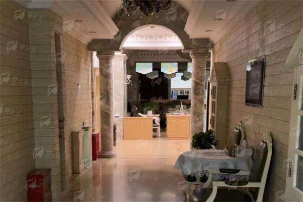 北京润美玉之光吸脂技术特色解析，新颜智尚预约，附医生信息与案例