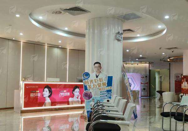 二、东莞爱思特医疗美容口腔门诊双眼皮手术的三大优势