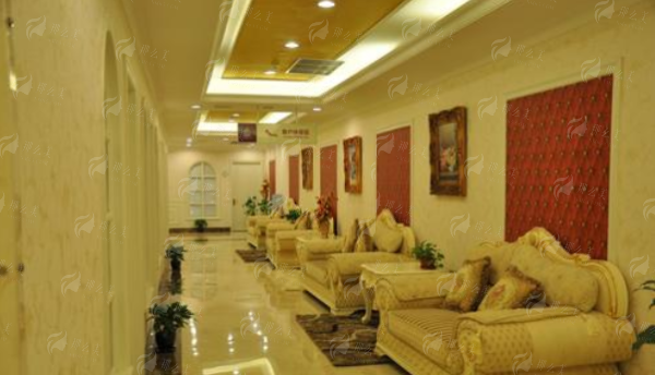 上海伊莱美顾新安假体隆胸怎么约？别白跑！新颜智尚小程序预约省心快速，预约电话&口碑评价速看