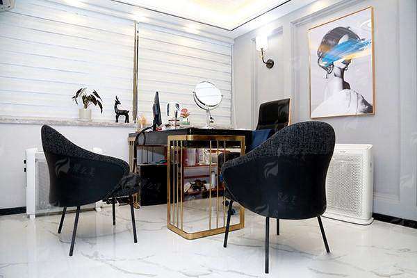 一、大连沙医生整形美容口腔专科医院的吴紫权祛眼袋技术怎么样？