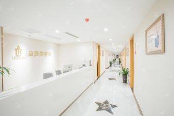 二、章圣医生祛眼袋真实实例与技术优势