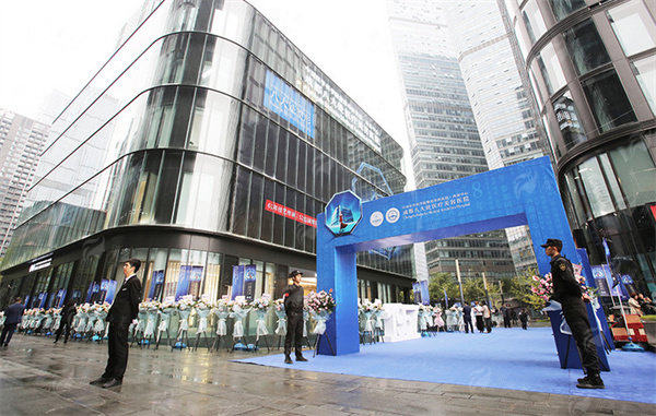 一、成都八大处医疗美容医院：双眼皮手术的专精之选