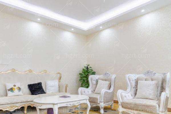 三、赣州华美隆鼻的价格和预约方式是怎样的？