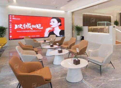 四、如何预约义乌艺星的杨勇内窥镜丰胸面诊？