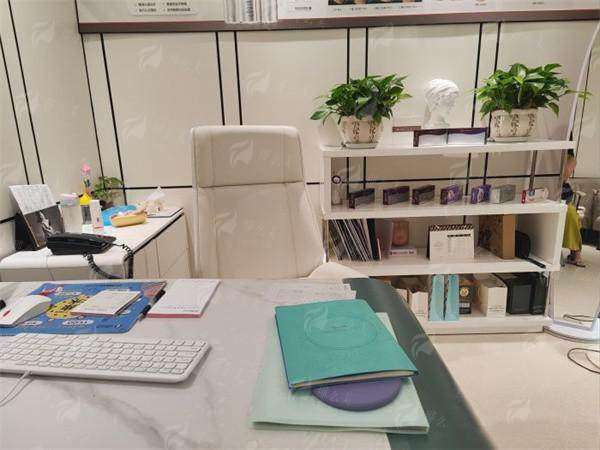 四、选择沈阳名流整形医院何鸿智医生的理由与温馨提示