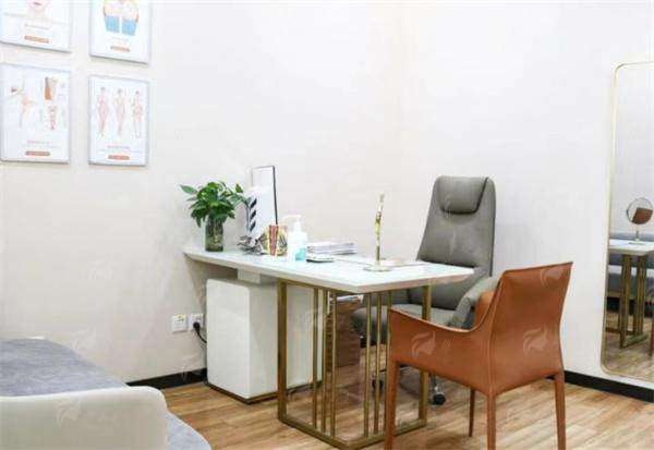 贺天遥脂肪丰胸从A到B+蜕变实录，北京禾美嘉预约方式及到院路线