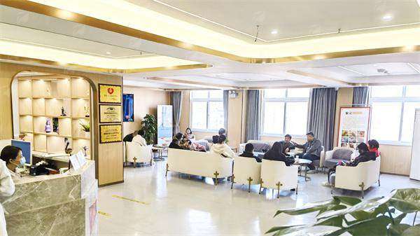 三、去上海江城皮肤医院看疤痕，流程和价格怎么样？