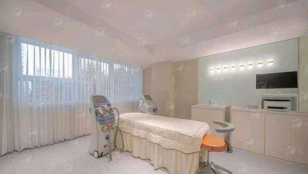 二、在杭州艺星做徐利刚医生的肋骨鼻，大概需要多少钱？