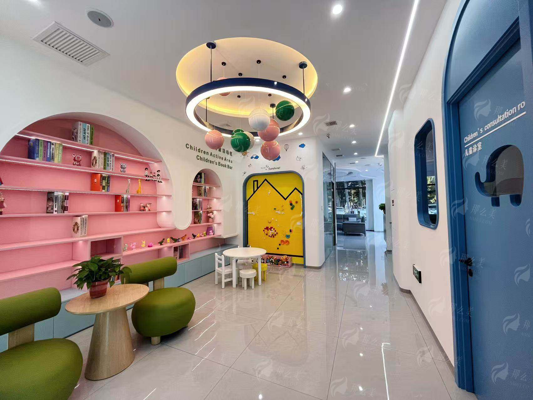 沈阳华美疤痕医院祛疤攻略：别再排队苦等！新颜智尚小程序查找指南，价格案例&地址一键查