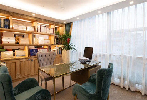 一、广州曙光医学美容医院的程鹏医生，做鼻子修复到底强在哪？