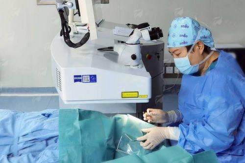 一、江苏苏州光明眼科医院的半飞秒手术技术怎么样？