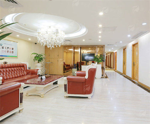 一、广州曙光医学美容医院的肖强医生隆鼻技术有何独到之处？