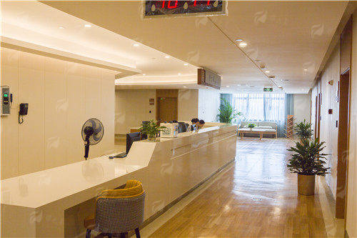 温州和平整形做腰腹环吸价格多少？附医生信息及新颜智尚小程序预约攻略