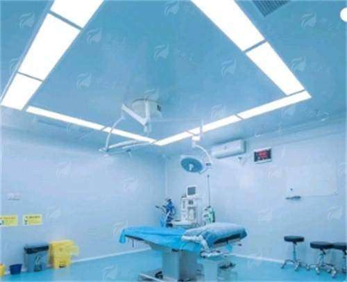 三、在广州焕新颜医疗美容找张泉萍医生做双眼皮，价格和预约怎么看？