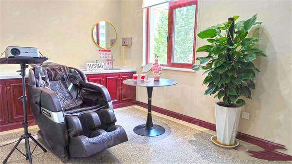 二、济南华韩整形左日宜医生操作的乔雅登项目有何特色?