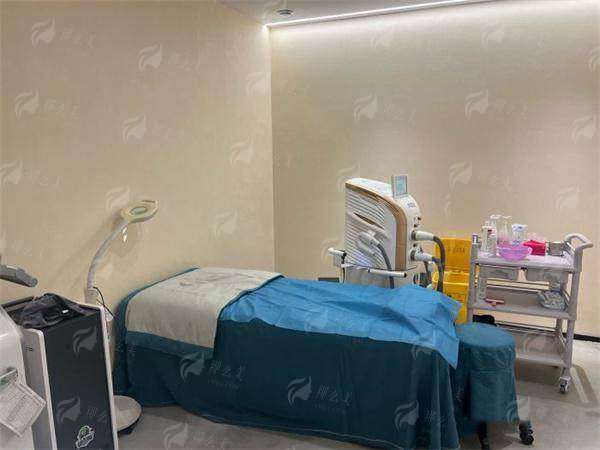 四、选择福州美琳达医疗美容进行疤痕修复,该如何预约与准备?