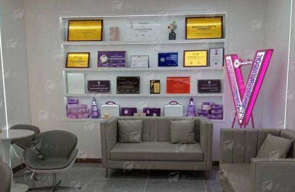 一、兰州维多丽亚整形张尚风医生