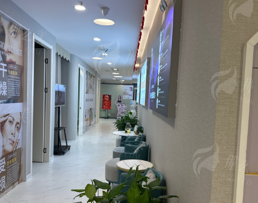 成都西区医院整形美容科杨世界拉皮技术亮点解析：告别松弛，重获青春轮廓！新颜智尚小程序一键预约省心快速，告别排队烦恼