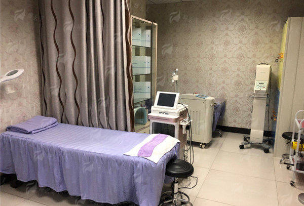 二、宋莹洁医生详解：个性化祛斑祛疤方案设计