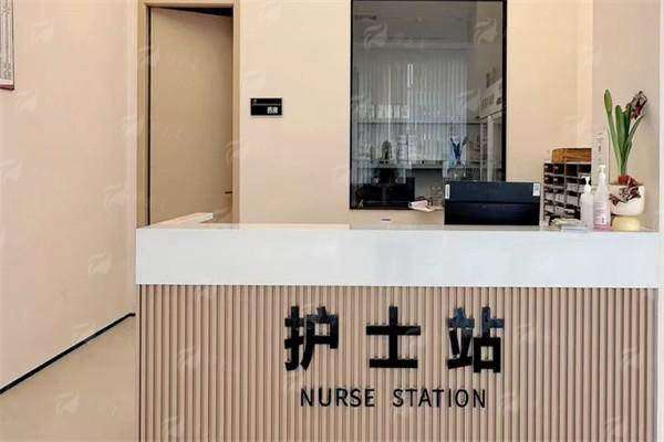 二、在厦门思明美仑美奂医疗美容做吸脂，过程与成效如何？