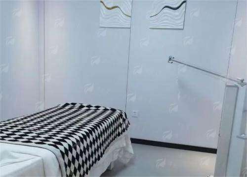 杭州浮想国直角肩案例推荐，新颜智尚小程序预约，了解医生技术与价格