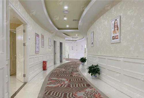 三、长沙华韩华美整形医院邓颖医生建议：手臂吸脂后如何快速消肿？