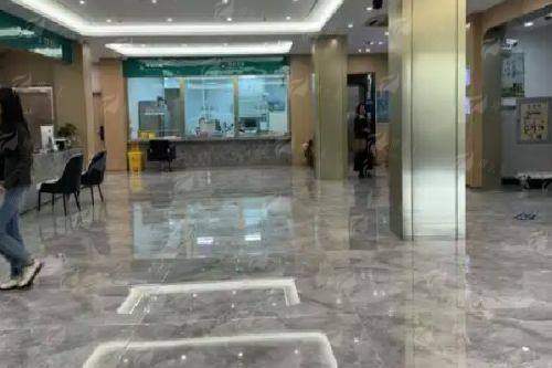 <strong>四、<strong>河南新乡弈诺美医疗美容的线提升该如何选择与预约？</strong></strong>