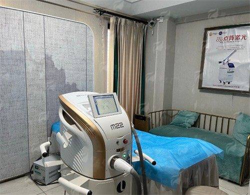 三、6D微雕祛眼袋真人实例成效对比