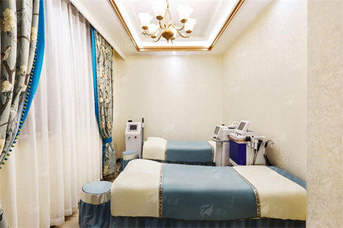 四、乌鲁木齐紫星隆胸价格体系与增值服务