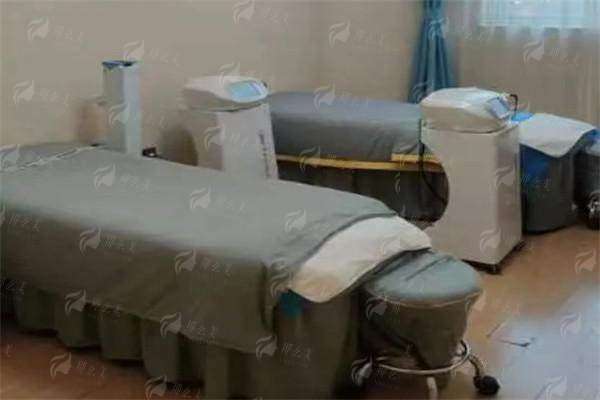二、王立勃医生：精细化双眼皮手术的技术解析