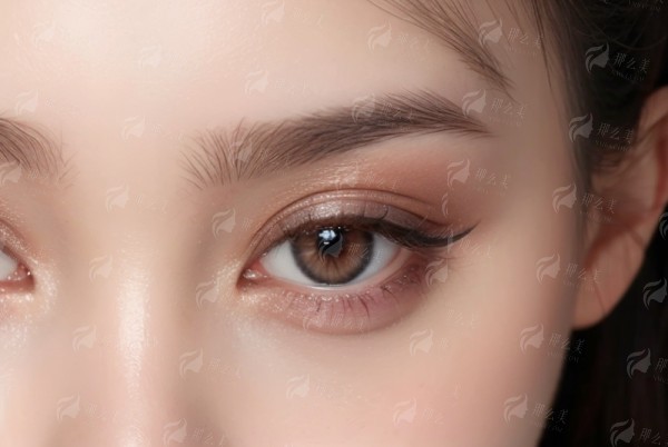 平顶山眼科医院孙丽医生如何诊断先天性上睑下垂？