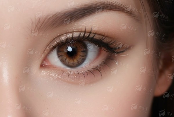 恩施慧宜眼科医院：包煜芝院长的飞秒白内障手术优势