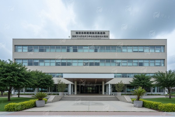 四、如何选择适合自己的隆鼻方式?