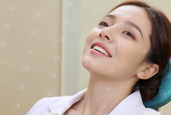 三、真实实例对比：常熟明日口腔纯钛烤瓷牙修复成效实录