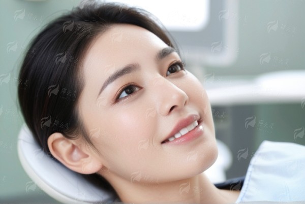 二、阳金楚医生：诺贝尔种植体的专精操刀者？