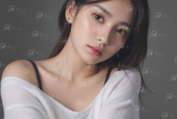 三、昆明吴氏嘉美美容口腔楚雄分院：李亚飞主事毛发种植项目之艺术植发